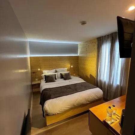 9Wagram Hotel Boutique Le Mans Exterior photo