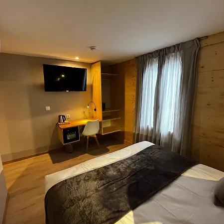 9Wagram Hotel Boutique Le Mans Exterior photo